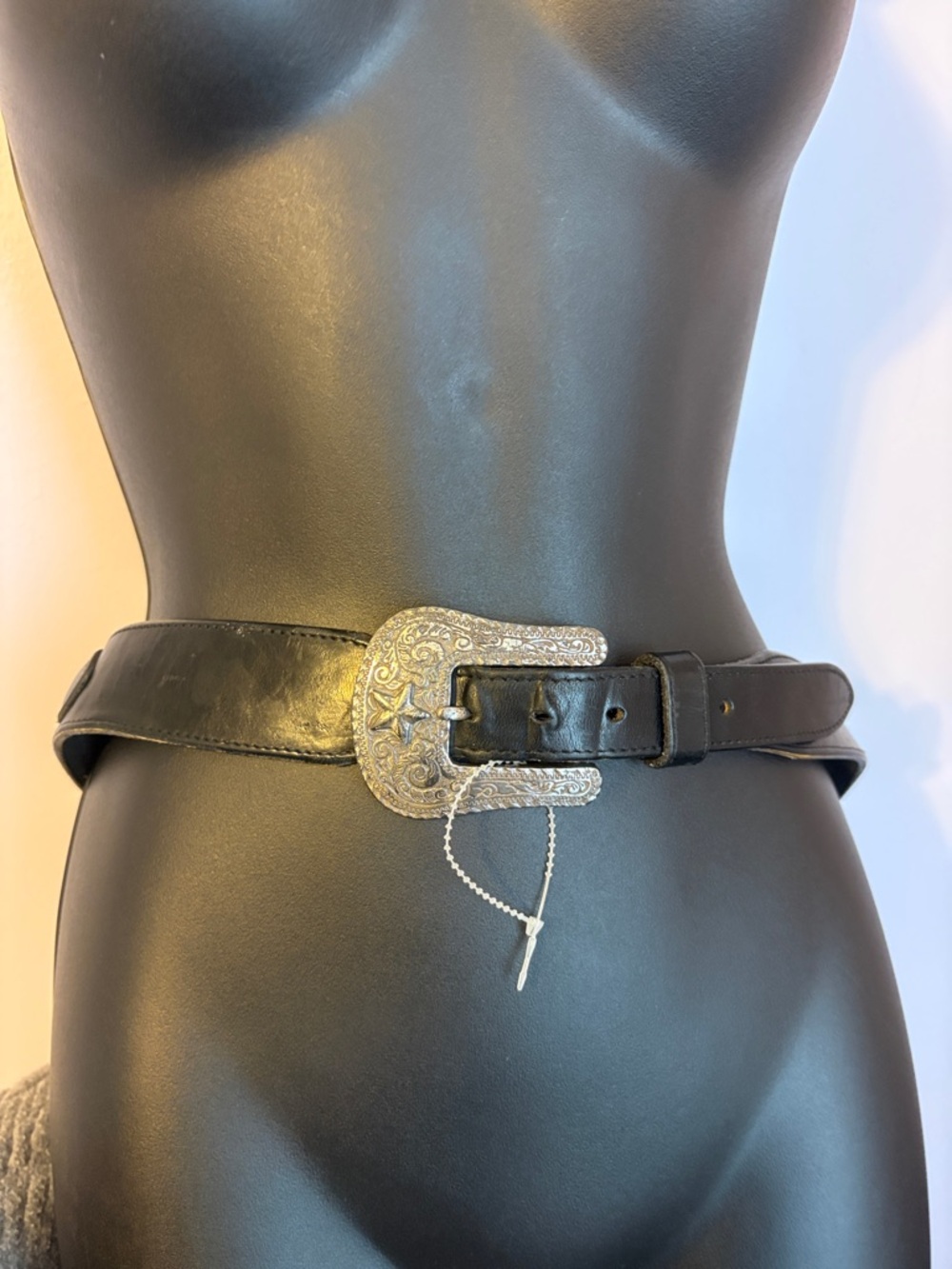 Justin’s Vintage 1993 Black Leather Western Sheriff Star Badge Belt